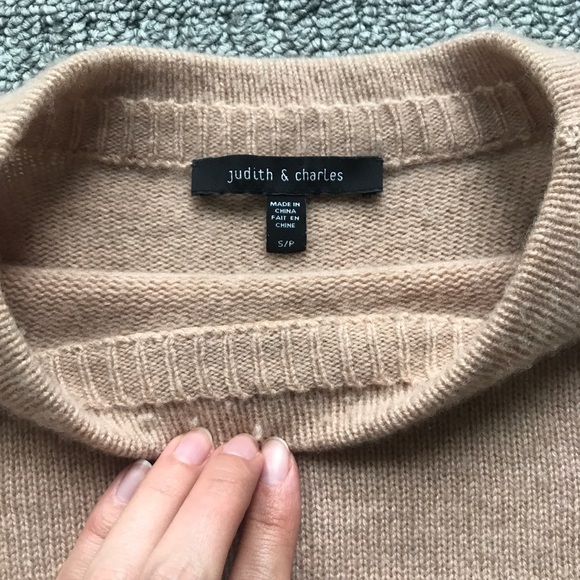 Judith & Charles size small short sleeved sweater - Picture 2 of 3